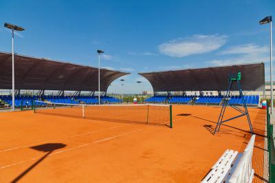Фото с сайта Академии тенниса им. Н. Озерова